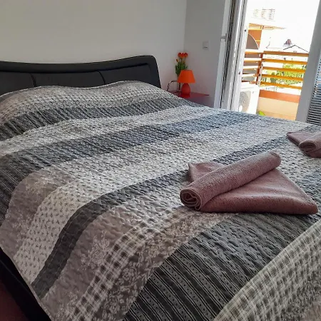 Honey Apartment